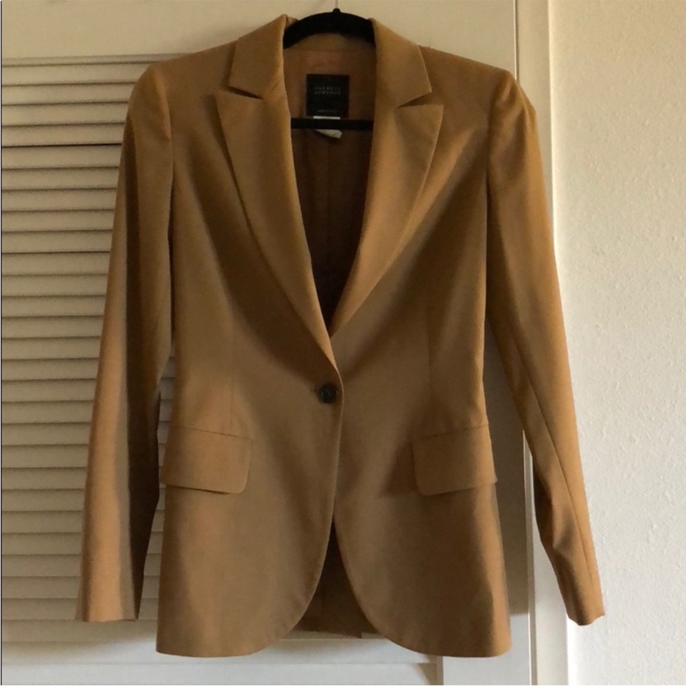 Barneys New York Blazer, Size 4 / 38, Made in Italy, Camel